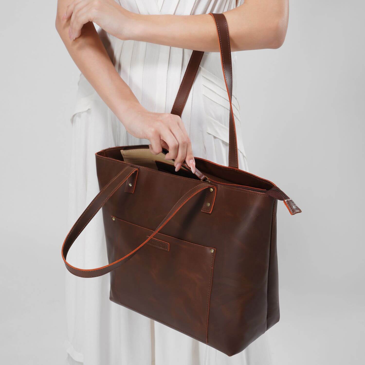 Vienna Classic Tote Bag | | Brown